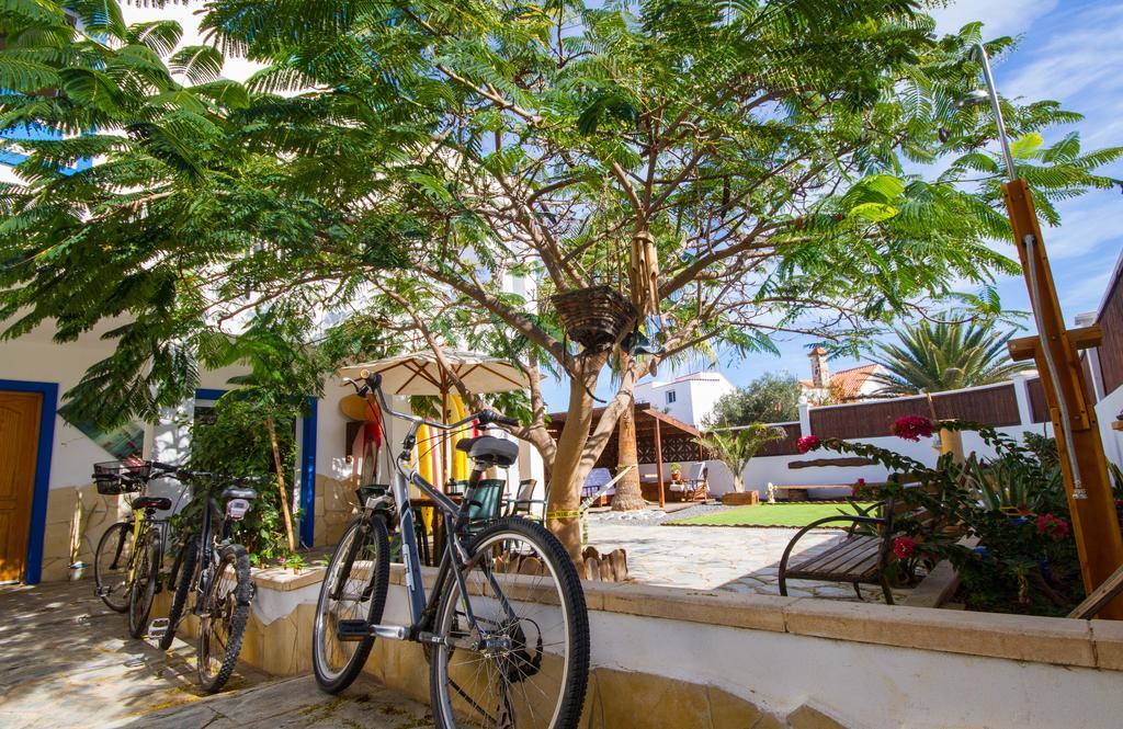 Surfhouse Hotel คอร์ราเลโฮ ภายนอก รูปภาพ